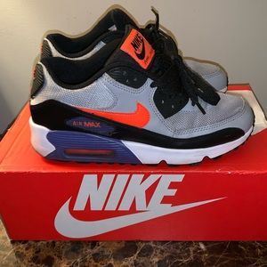 ⚡️Nike Sneakers ⚡️ Size 5.5 in Men’s.